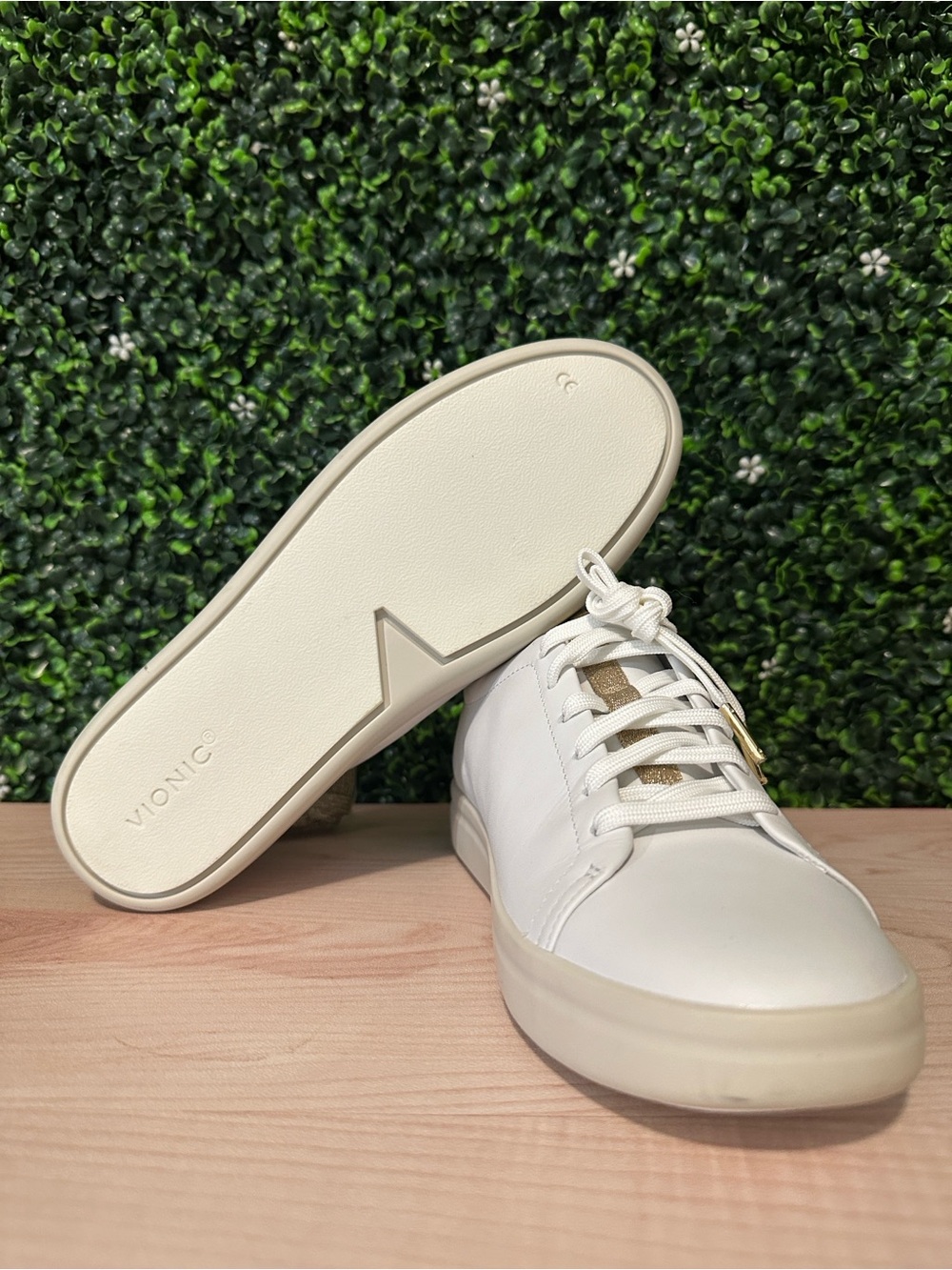 Vionic Paisley Leather Sneakers New #15 - Picture 8 of 8